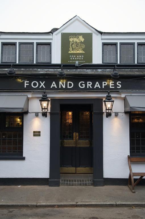 Готель Fox And Grapes Лондон Екстер'єр фото